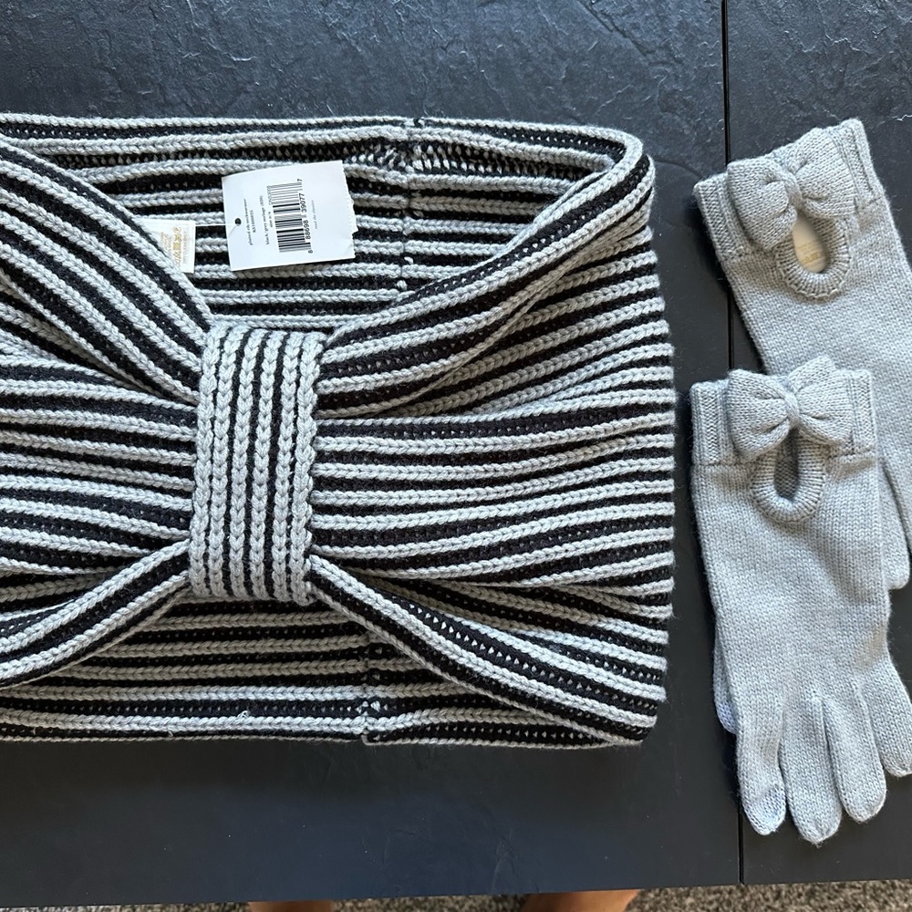 NWT kate spade plaited rib neckwarmer with tech finger gloves